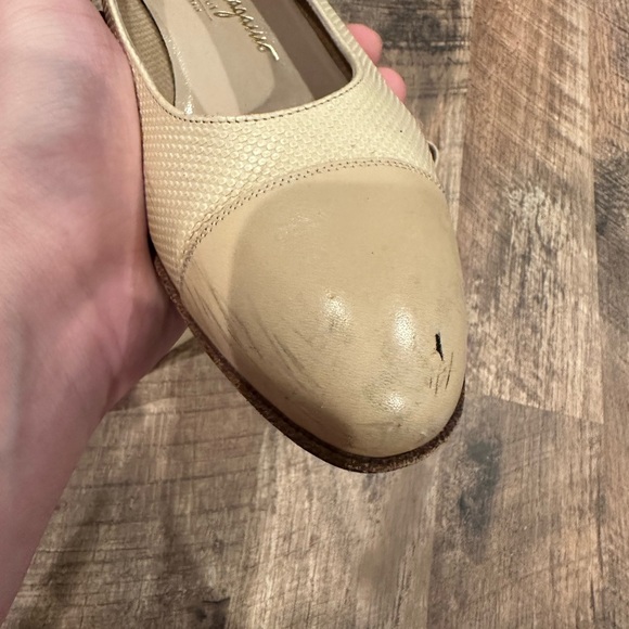 Salvatore Ferragamo Woman’s Beige Heels Made in Italy Sz 8.5 AA - Picture 9 of 10